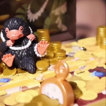 Unboxing Newt Scamander's Magical Suitcase!