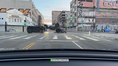 INSANE Red Light Runner T-BONES Car on Live Stream! (Kick Streamer Reacts)😯💥🚗