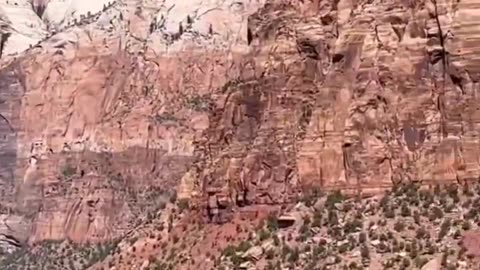Entrance to Underground Alien Base spotted in Zion National Park?🧐🤔🛸🛸🛸👽👽👽