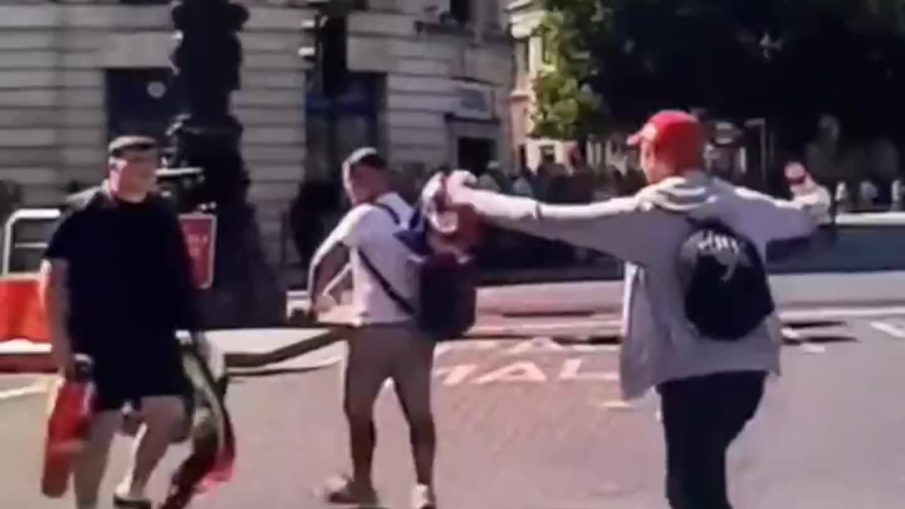 British patriot doesn't want to see non-British flags in London.