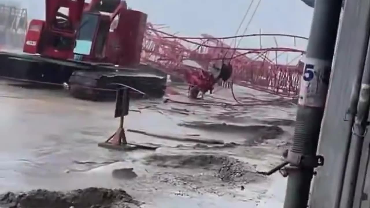 2 Construction Workers Killed in Crane Collapse on Merritt Island, Florida