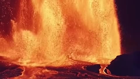 Lava launches 1,000 feet in air from Kilauea #shorts