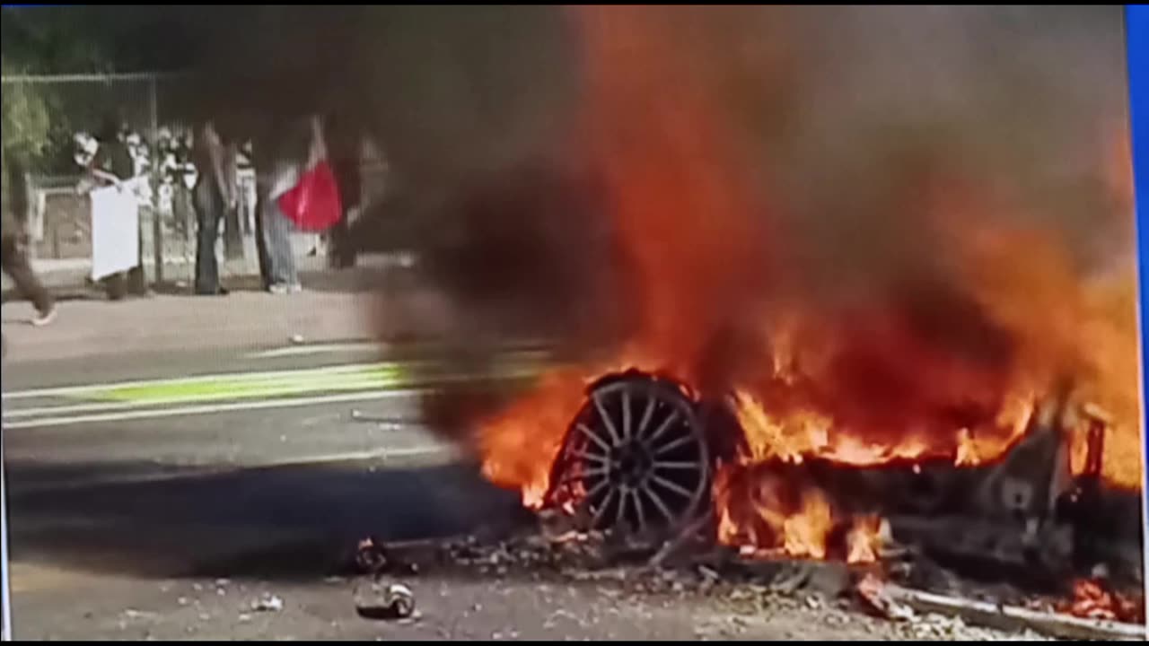 Look at the peaceful protesters