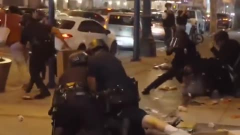 LAPD caught a bunch of LOOTERS as they ran out of a store. I VOTED FOR THIS 💯