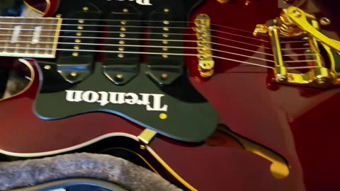 Trent Page signature Epiphone Riviera p93.