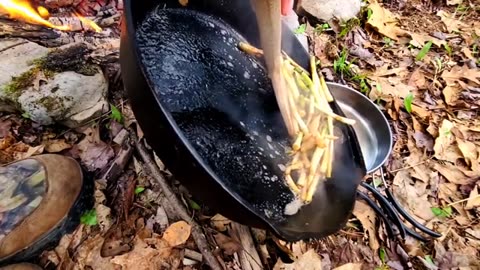 Forage and Cook Morels, Wild Leeks, and Venison on Cast Iron Over a Campfire_part2