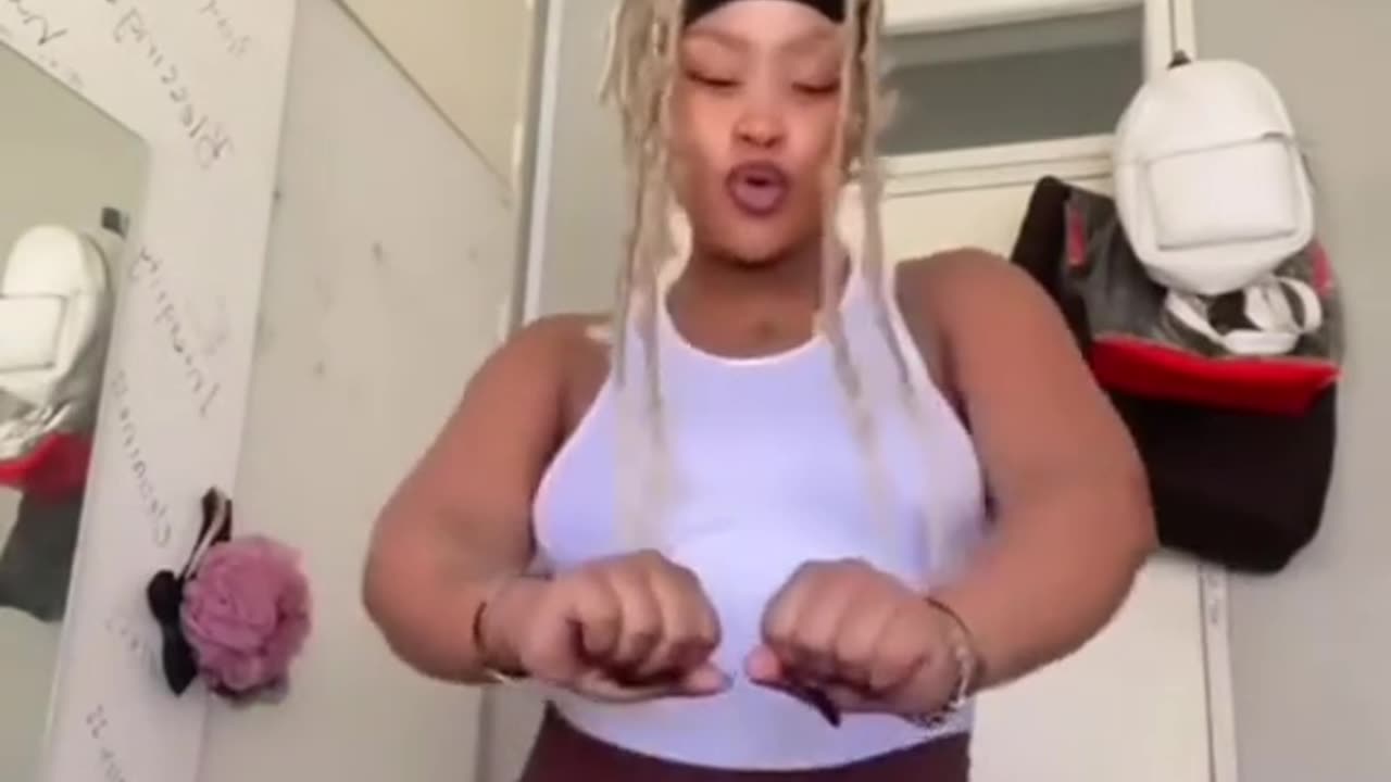 "They Can’t Take Their Eyes Off Me — and I Don’t Blame Them 😘"