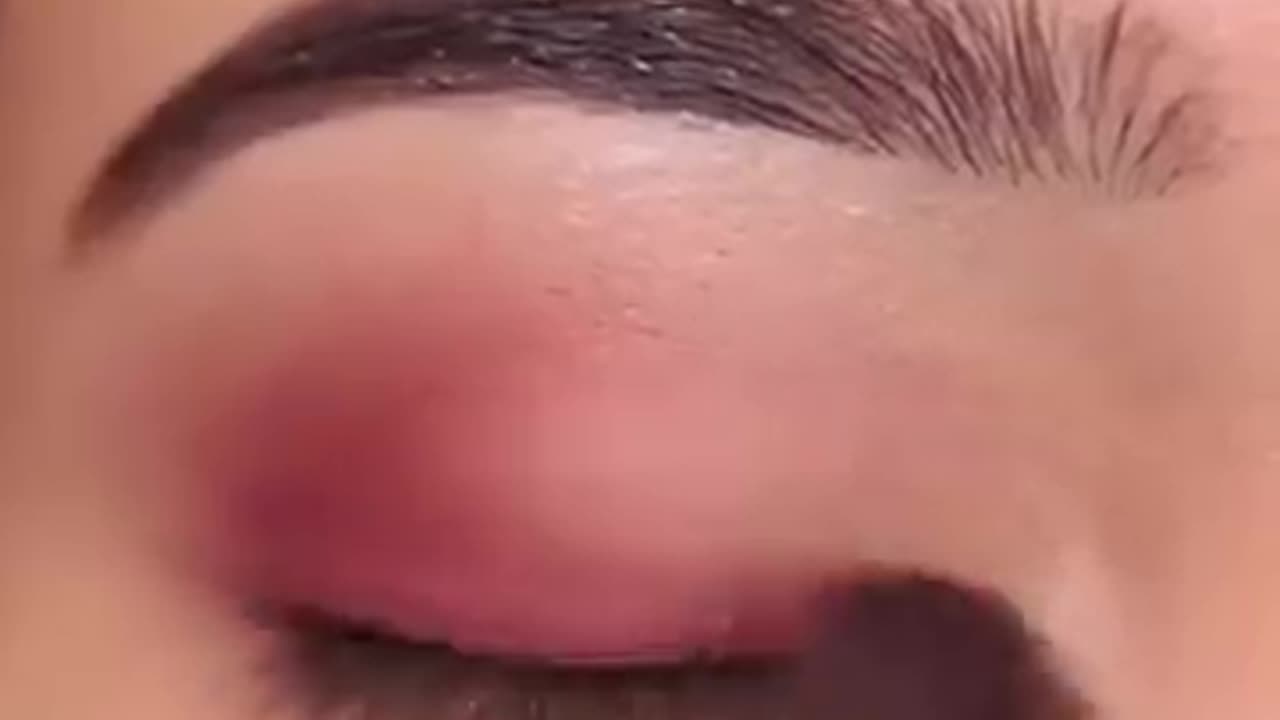 Eye makeup up