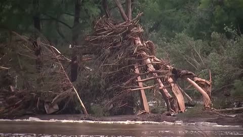 Texas floods: at least 68 killed as search for missing girls continues