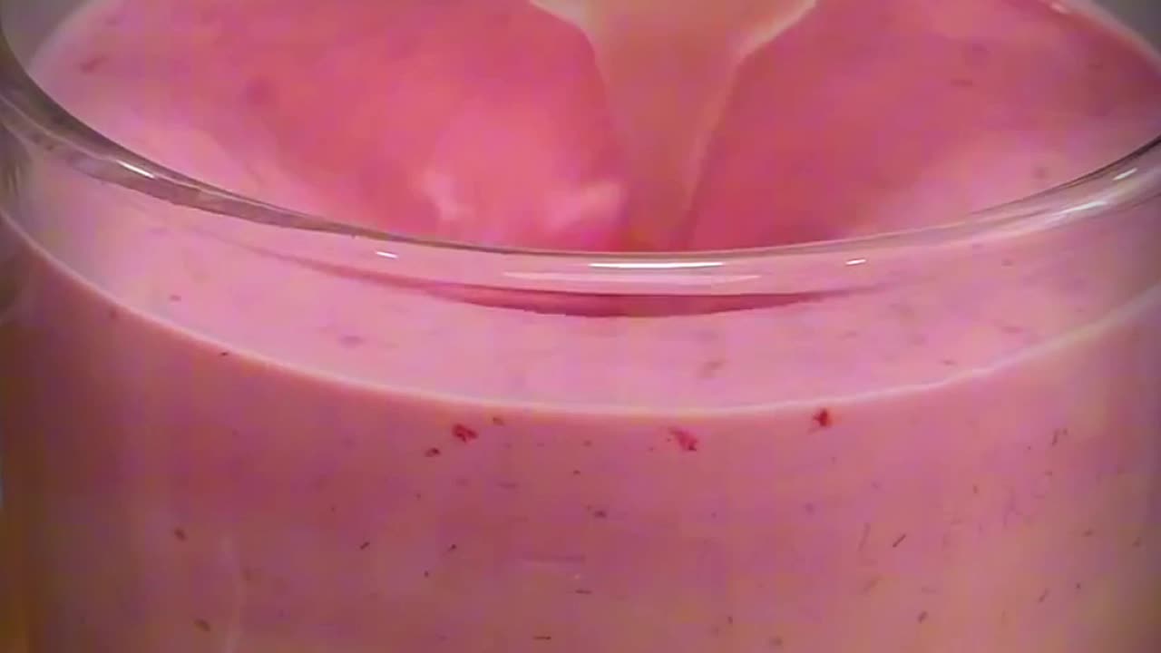 You’ll Never Look at Strawberries the Same Way Again! 🍓 What They Don’t Tell You…