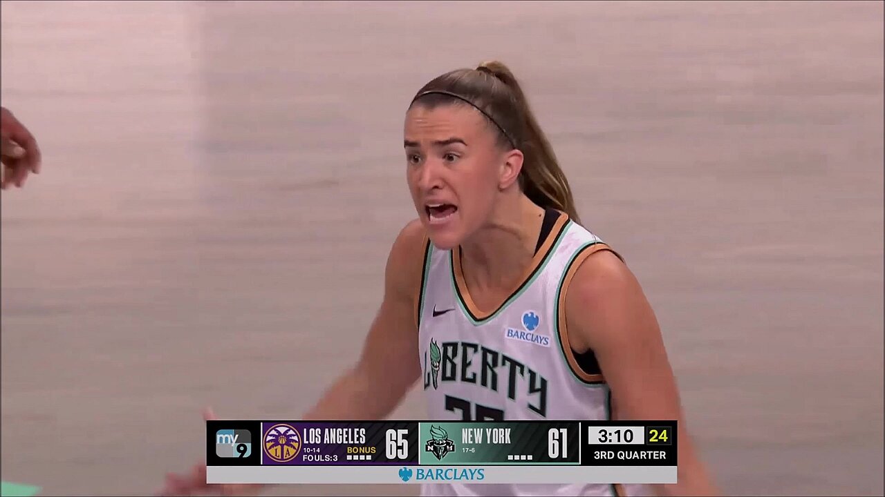 👀 TECH, Sabrina Ionescu FURIOUS obvious moving screen wipes her 3 away | WNBA women's basketball