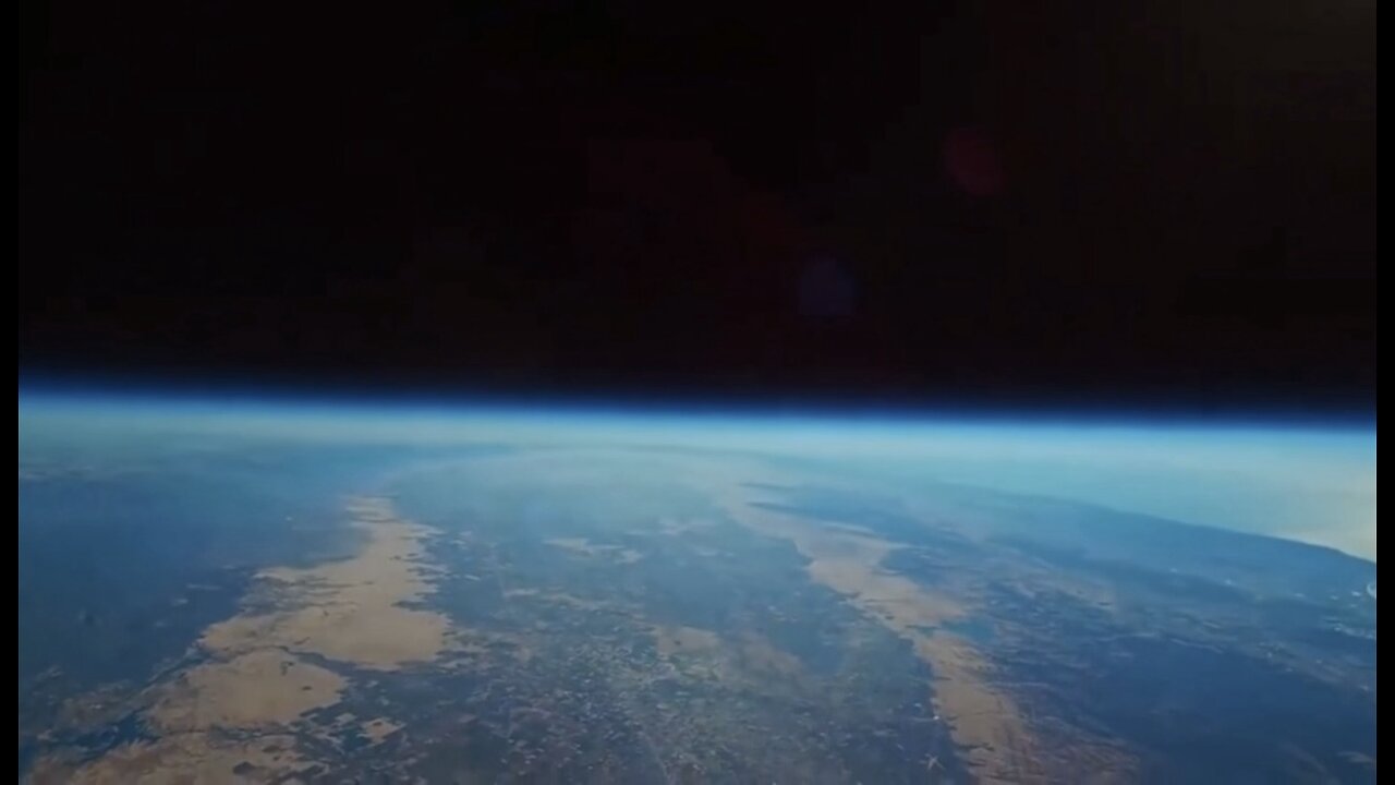 No Curvature on a Flat Stationary Plane