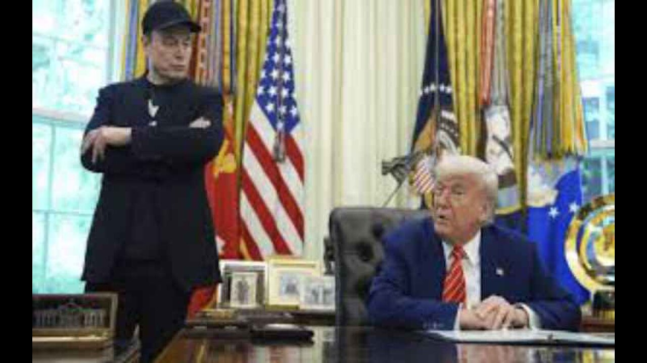 Elon Musk Calls Steve Bannon a ‘Communist Rtard’ After Deportation Calls