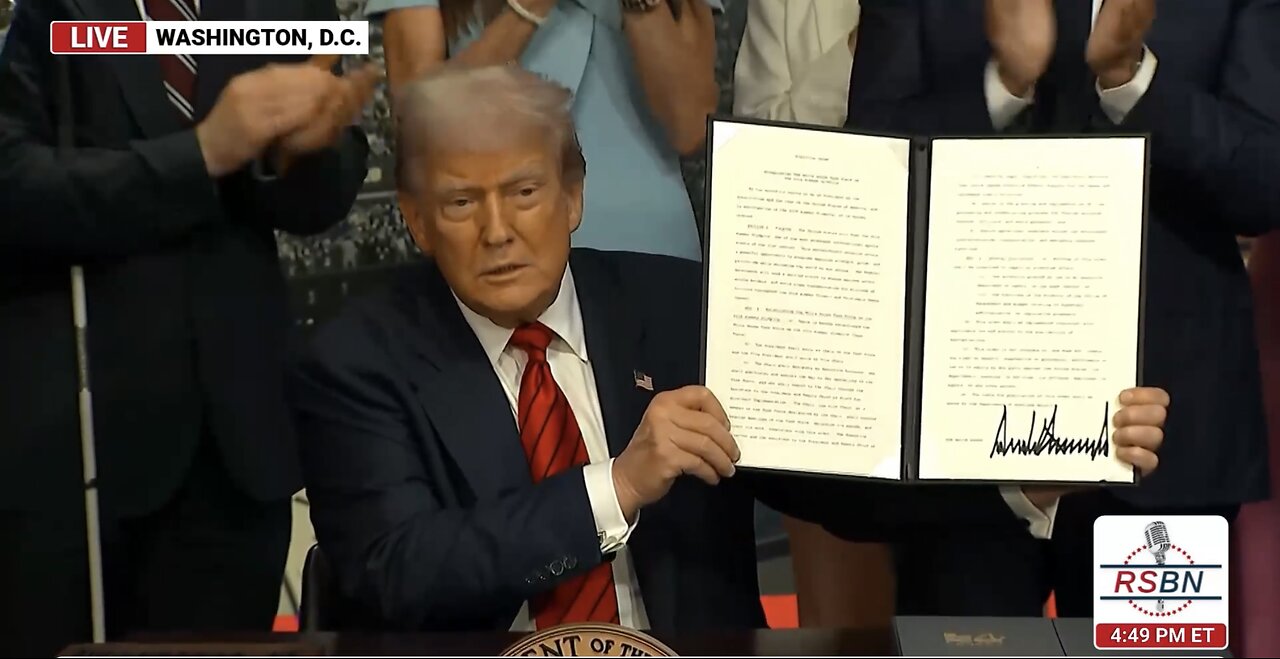 TRUMP❤️🇺🇸🥇🪽🕺DELIVERS REMARKS🤍🇺🇸🏅🪽SIGNS EXECUTIVE ORDER📜✍️OLYMPIC TASK FORCE💙🇺🇸🏅🪽🏛️⭐️