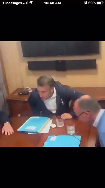 Trending.. On the way back from Kyiv, journalists unexpectedly entered the leaders’ cabin. German