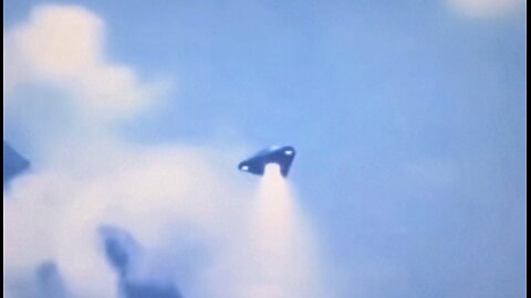 Triangle Shaped UFO Landing