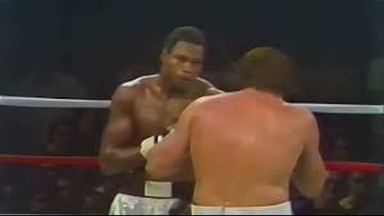 Larry Holmes vs Rodney Bobick - Oct 01 1975