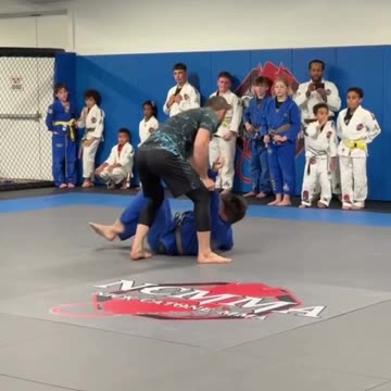 Islam Makhachev Shares His Knowledge with Young Fighters