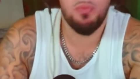 NÃO TENHAS MEDO DO QUE ÉS, SÊ TU PRÓPRIO