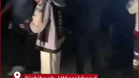 Spiritual City Turns Wild: Drunken Youths Create Chaos on Rishikesh Streets!
