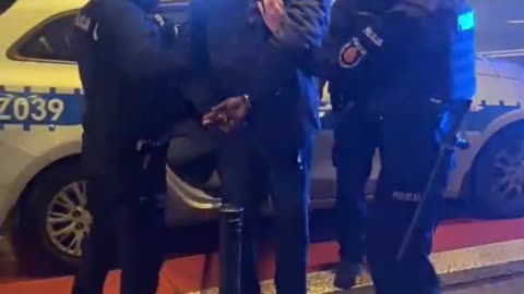 WARSAW. McDonald's, Swietokrzyska Street. Police are closing down a sub-Saharan.