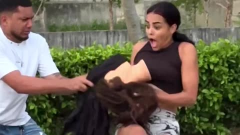 She Thought Her Friend Vanished… Her Reaction Is Priceless! 😂