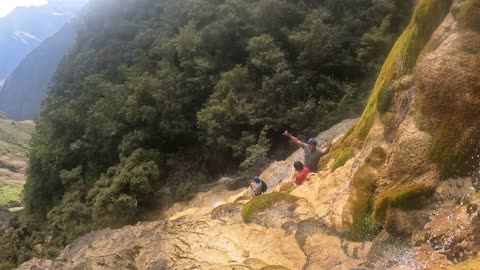 More footage high in Qellu Yaku