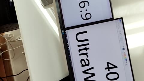 27-Inch vs 40-Inch Monitor – Side by Side Size Comparison!