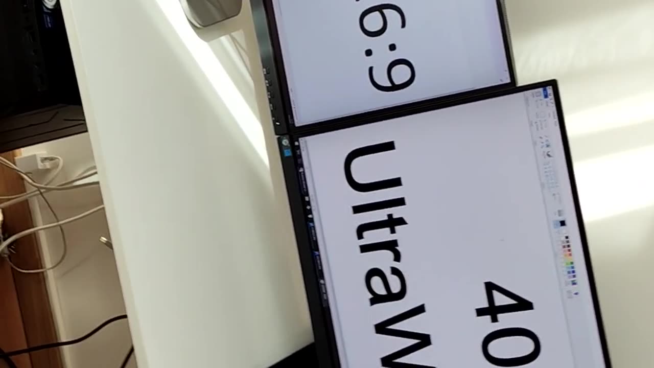 27-Inch vs 40-Inch Monitor – Side by Side Size Comparison!