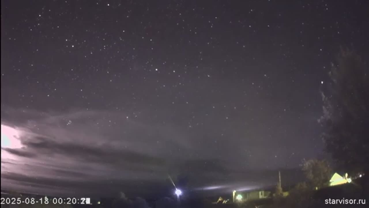 Time Lapse du ciel sur la ville d’Irbit le 18 août 2025.