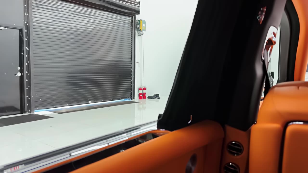 Rolls-Royce Phantom (2025) - Best Super Luxury Sedan!