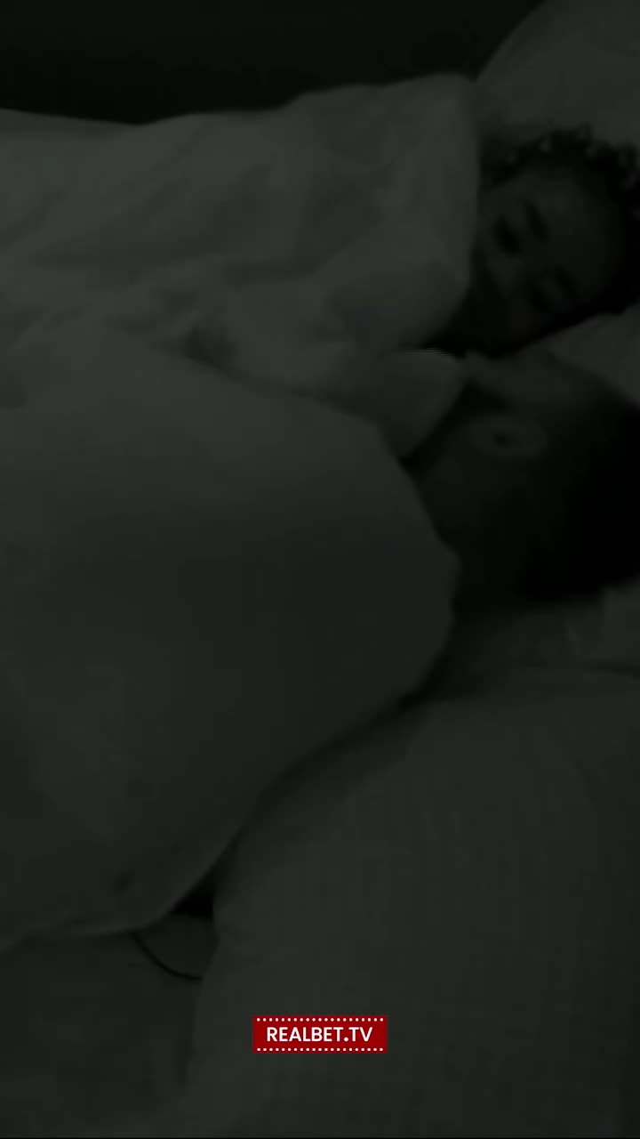 Dede Kissed Kola In BBN House