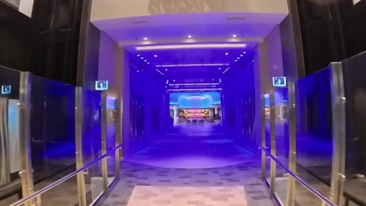 Elevators & Restrooms Guide at Ovation of the Seas Deck 5