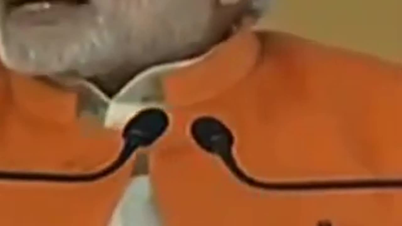 Narendra modi comedy video. hum to fakir aadmi hai jhola lekar chal padenge ji #narendramodi
