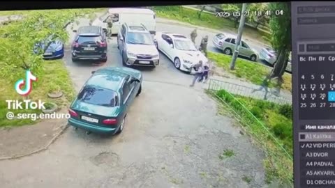 🏃‍♂️📹 Ukraine Russia War | UA Civilians Flee Uniformed TCC | RCF