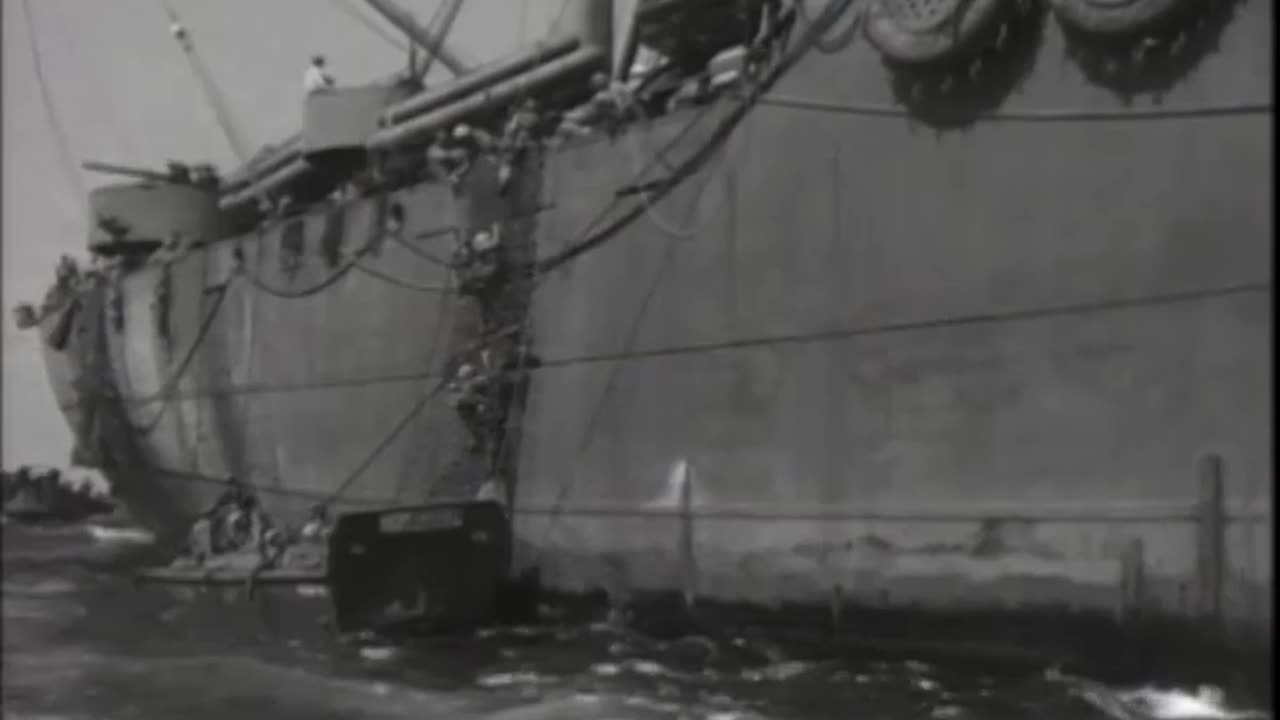 CONVOY ENROUTE, BOM... - CONVOY ENROUTE, BOMBARDMENT, & MARINE LANDING OPERATIONS, KW - 428-npc-1470