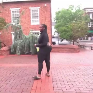 🇺🇸 Maryland Woman Gets Physical with Reporter After He Tries to Ask Why She’s Advertising Empty Houses to Lure Squatters
