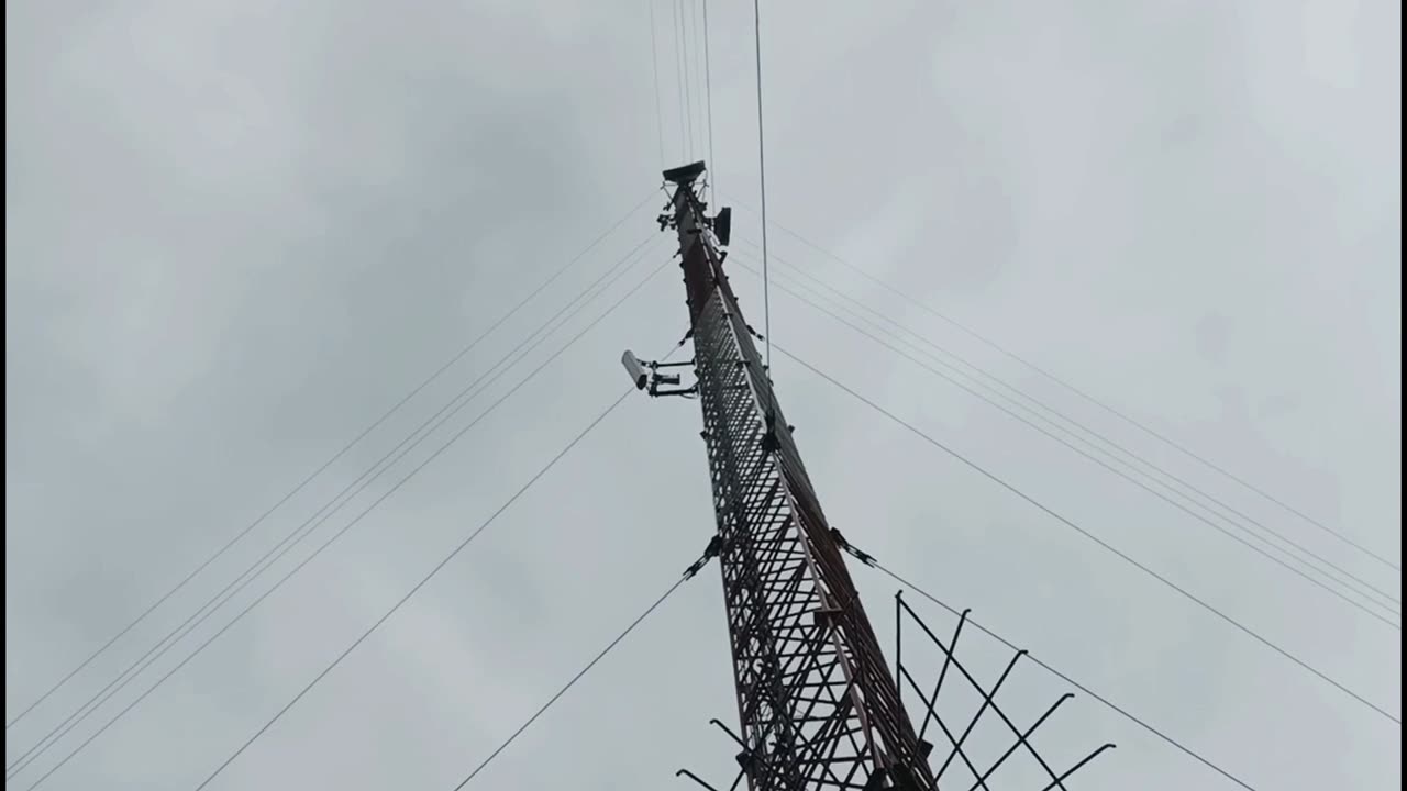 "Растяжки для мачт: стабильность и безопасность на высоте"