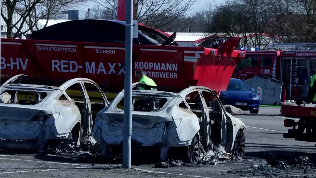 Several Tesla cars burn down in the north of Germany