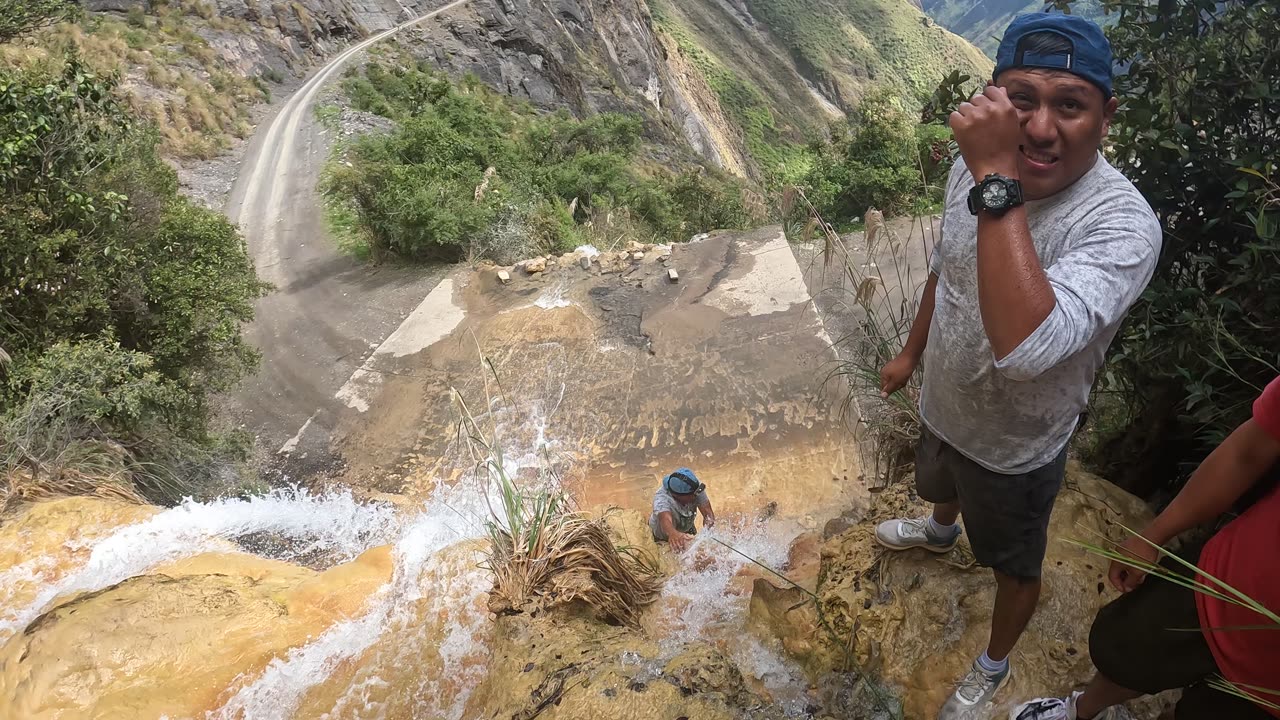 Empezando la subida a Qellu Yaku #apurimac #escalar #climb #waterfall