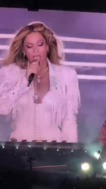 Beyonce In Queen B Mode! #cowboy #cowboycarter #beyonceperformance