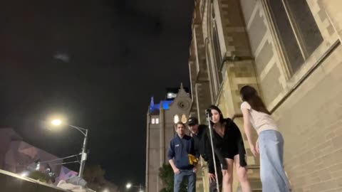 Joining some Asian Tiktok dancers in Melbourne | fish shack