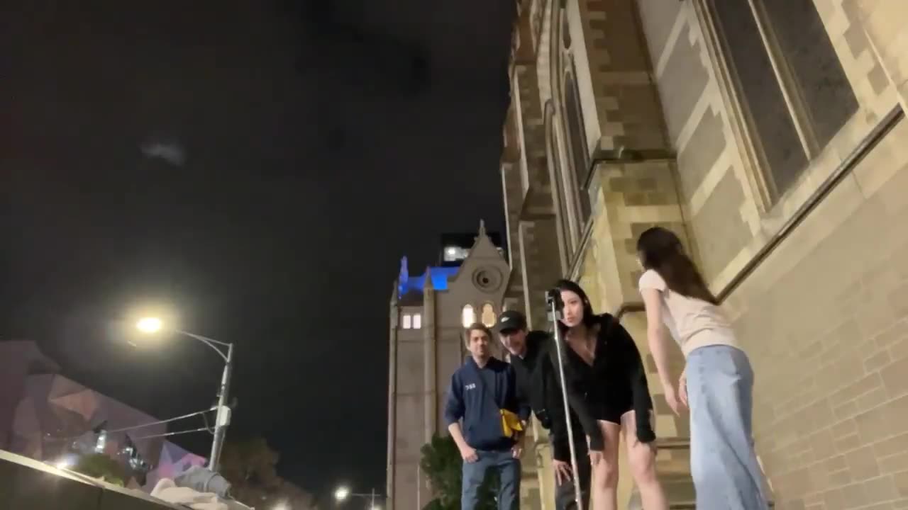 Joining some Asian Tiktok dancers in Melbourne | fish shack