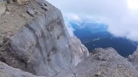 Most Dangerous & Thrilling || Cycling in mountains