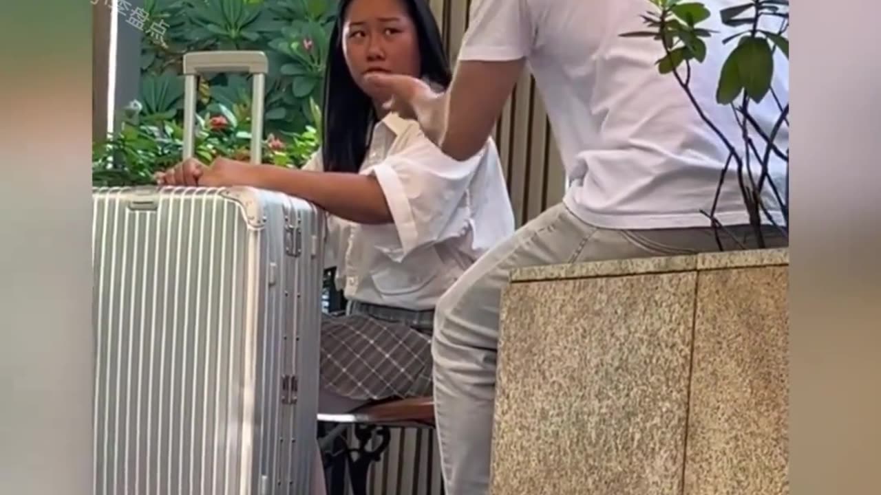 盘点那些网恋奔现搞笑瞬间,网恋需谨慎 #网恋奔现 #万万想不到 #专治不开心 #看一遍笑一遍 #搞笑