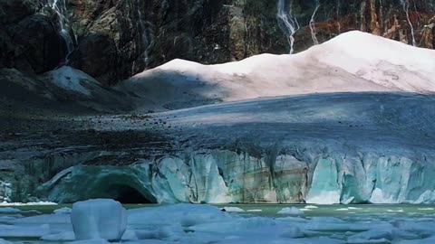 Frozen In Motion ❄️🏔️🎥 | Sounds of Nature