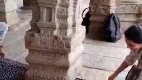 FLOATING PILLAR AT LEPAKSHI TEMPLE , INDIA