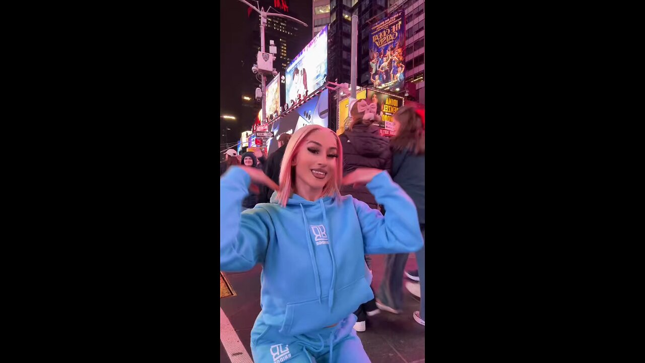 dancing in New York City 😎