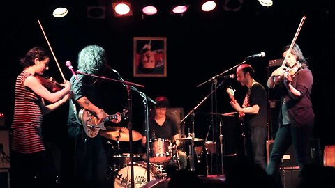Thee Silver Mt. Zion Memorial Orchestra - Horses In The Sky (Live at Lee's Palace)