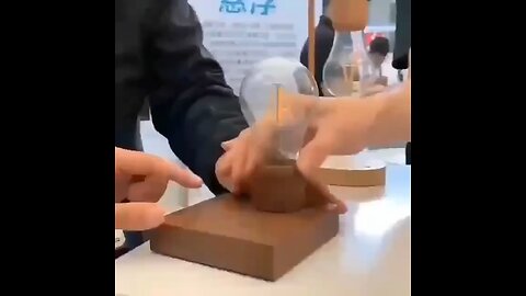 Display of a perfect combination of magnetic levitation and electromagnetic induction.
